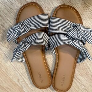 Women's Striped Navy and White Sandals Size 8 Old Navy